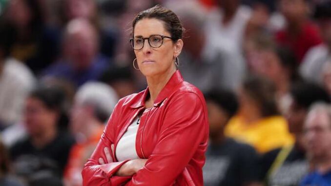images_ImagnImages_mmsport_indiana_fever_on_si_01k0n1q7wqt9ynrf4mgf